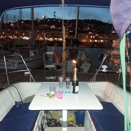 Nuitee A Bord De Danilou Un Voilier De 9.50M Hotel Sete Bagian luar foto