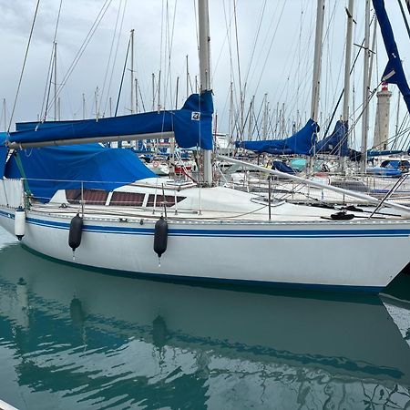 Nuitee A Bord De Danilou Un Voilier De 9.50M Hotel Sete Bagian luar foto